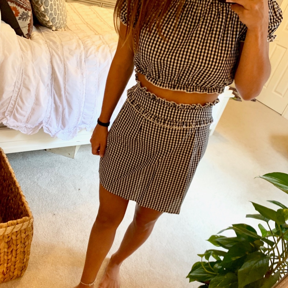 Checkered Set - Picture 2 of 2